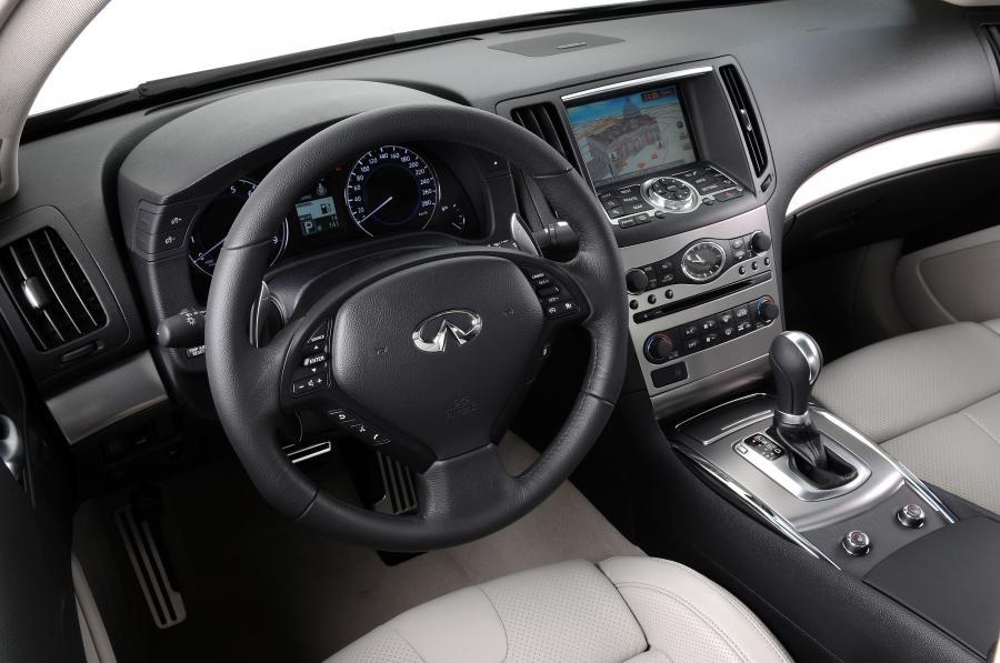  Infiniti G cabriolet 2011 года  (фото 7 из 11)